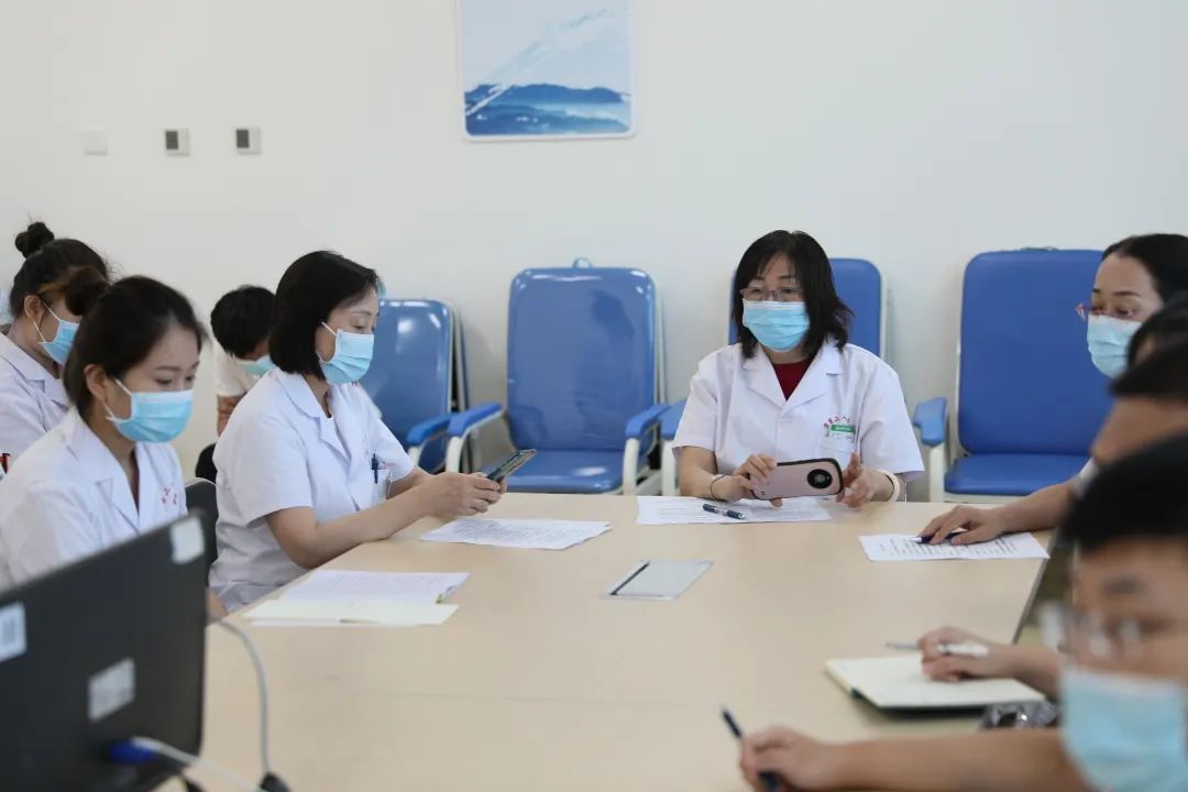 全省首家！中國(guó)醫(yī)科大學(xué)附屬第一醫(yī)院專家來(lái)“查房”，家門(mén)口享國(guó)內(nèi)優(yōu)質(zhì)醫(yī)療資源！(圖2)