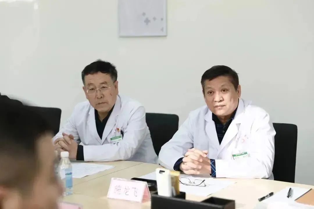 龍港區(qū)人大、區(qū)政府領(lǐng)導(dǎo)一行視察調(diào)研龍港國(guó)際醫(yī)療健康產(chǎn)業(yè)園(圖15)