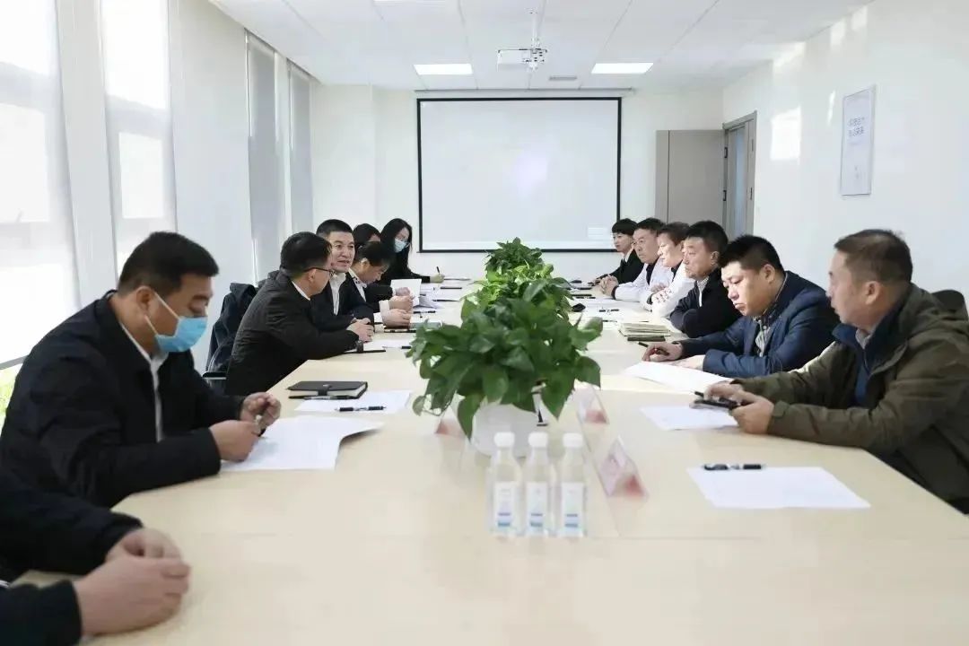 龍港區(qū)人大、區(qū)政府領(lǐng)導(dǎo)一行視察調(diào)研龍港國(guó)際醫(yī)療健康產(chǎn)業(yè)園(圖10)