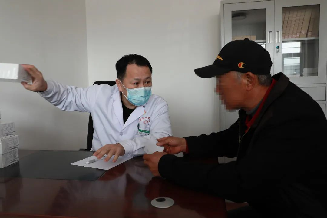 踐行黨的二十大精神，市二院黨員開展大型公益出診！(圖1)